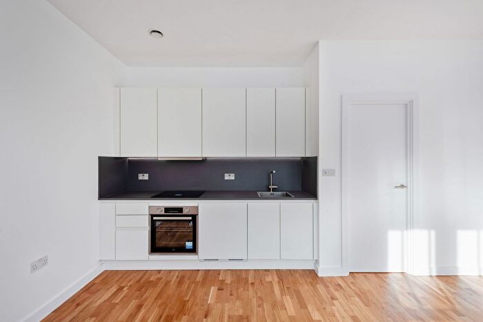 Studio To Rent In Canfield Gardens, London, NW6