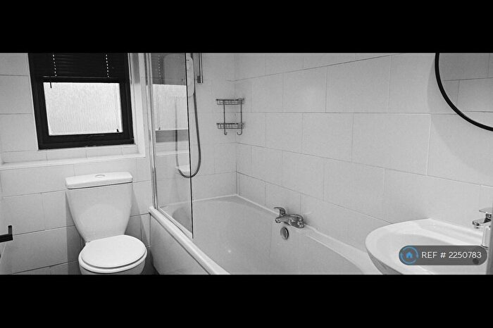 2 Bedroom Flat To Rent In Church View, Coatbridge, ML5