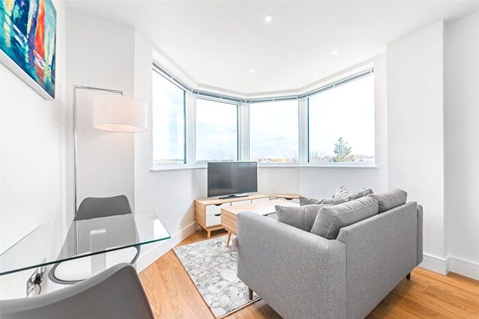 Studio To Rent In Papermill House, South Street, Romford, RM1