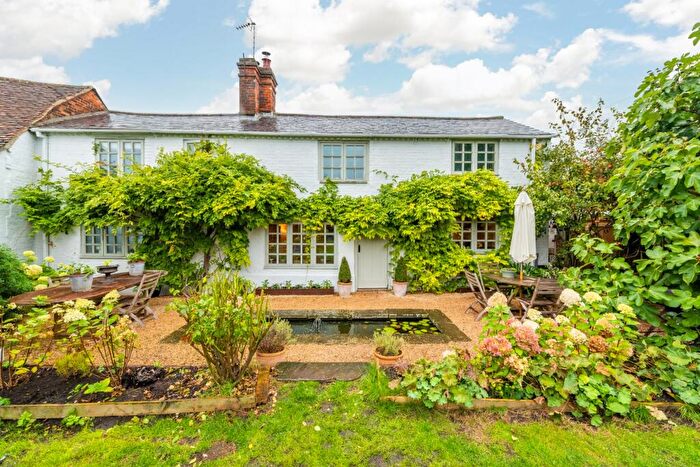 3 Bedroom End Of Terrace House For Sale In Aylesbury Road, Bierton, Aylesbury, Buckinghamshire, HP22