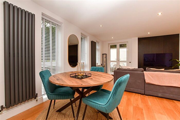 2 Bedroom Flat For Sale In Welcomes Road, Kenley, Surrey, CR8