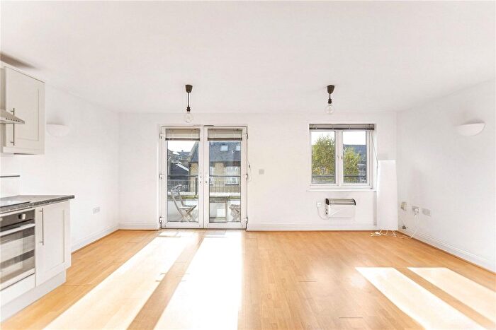 1 Bedroom Flat For Sale In Beatty Road, London, N16