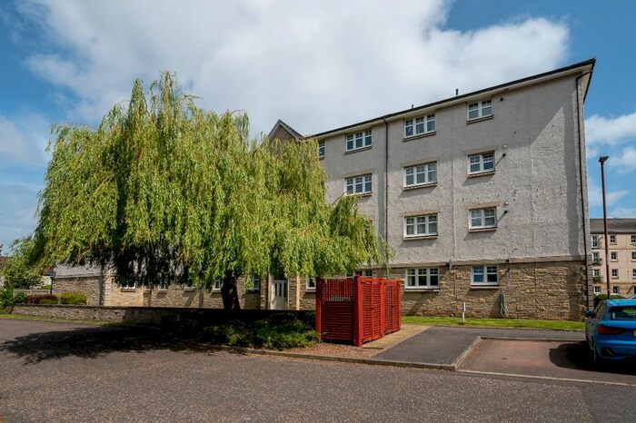 2 Bedroom Flat To Rent In New Orchardfield, Edinburgh, EH6