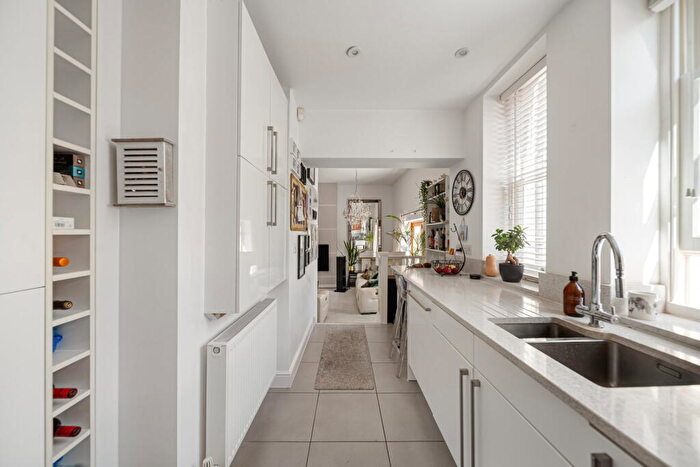 3 Bedroom Terraced House For Sale In Chapel Drive, Dartford, DA2