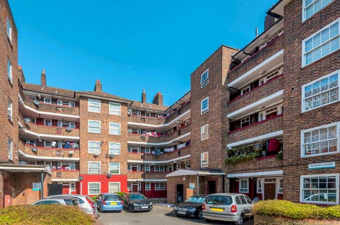 4 Bedroom Flat To Rent In Friary Estate Peckham, SE15