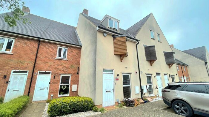 3 Bedroom Property To Rent In School Mead, Abbots Langley, WD5