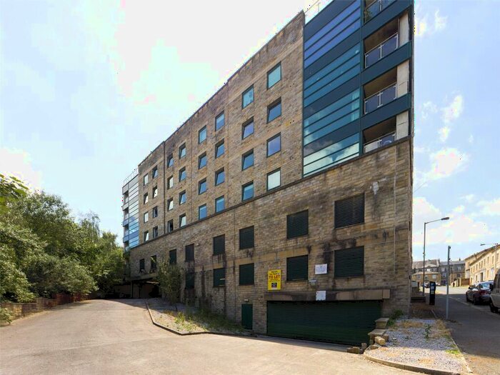 2 Bedroom Apartment For Sale In Stonegate House, Stone Street, Bradford, West Yorkshire, BD1