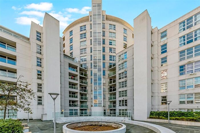 1 Bedroom Flat To Rent In Aurora Building, Blackwall Way, London, E14