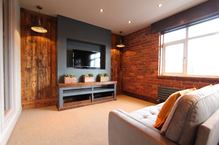 2 Bedroom Flat To Rent In Baslow Road, Sheffield, S17