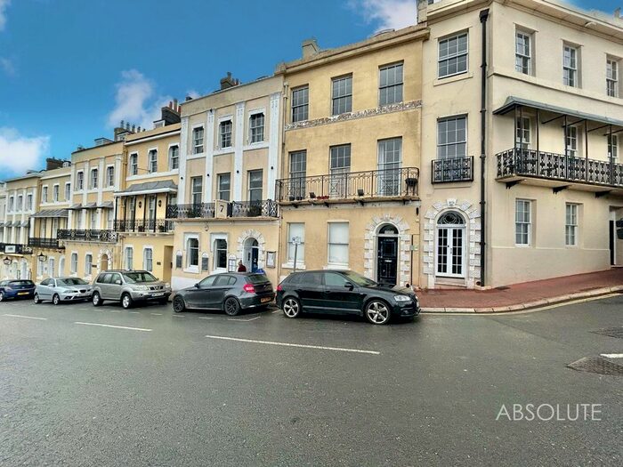 2 Bedroom Flat To Rent In Beacon Terrace, Torquay, TQ1