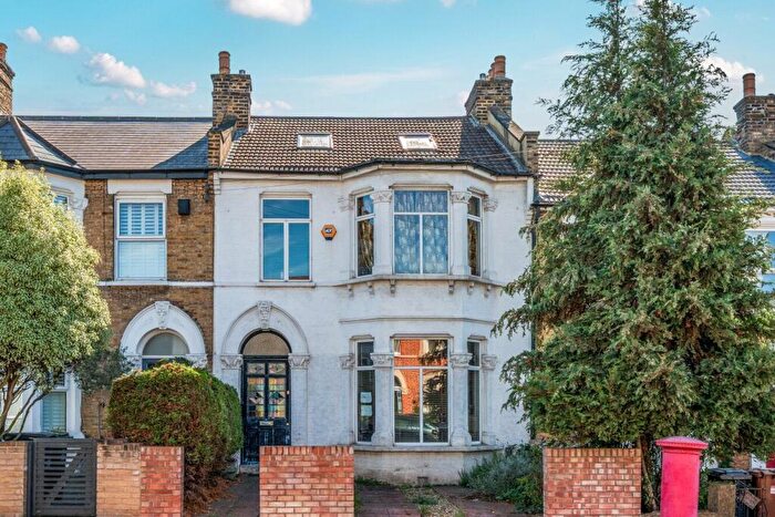 5 Bedroom Terraced House For Sale In Arngask Road, Catford, London, SE6