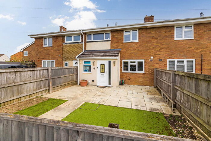 3 Bedroom Terraced House For Sale In Evenlode Drive, Berinsfield, OX10