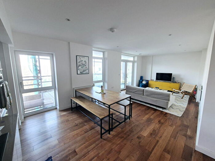 2 Bedroom Flat For Sale In Park Royal, London, NW10