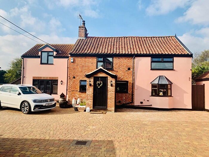 4 Bedroom Cottage To Rent In Elm Tree Road, Lowestoft, NR33