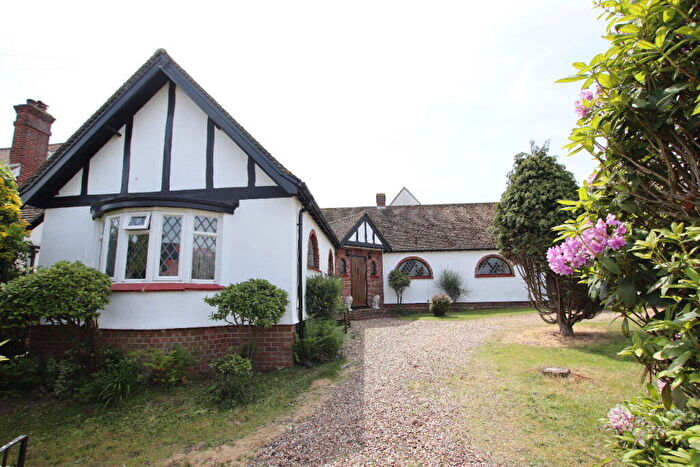 2 Bedroom Detached Bungalow For Sale In Clarendon Park, Clacton On Sea, CO15