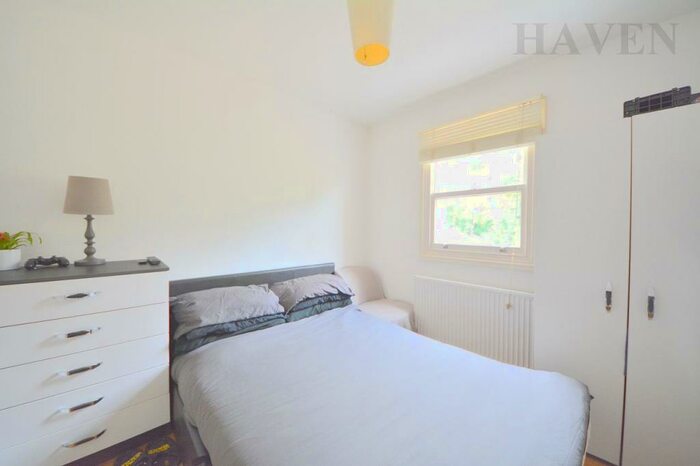 Studio To Rent In Crane Grove, London, N7