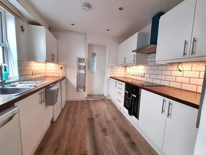 4 Bedroom Terraced House To Rent In Hilda Road, London, E16