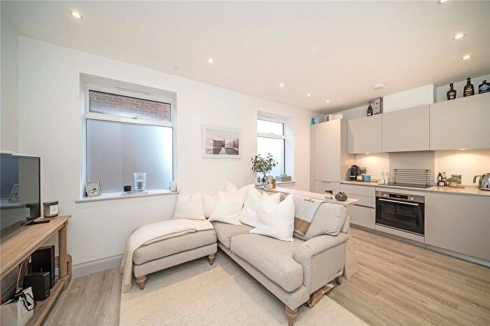 1 Bedroom Flat To Rent In Devonhurst Place, Heathfield Terrace, London, W4