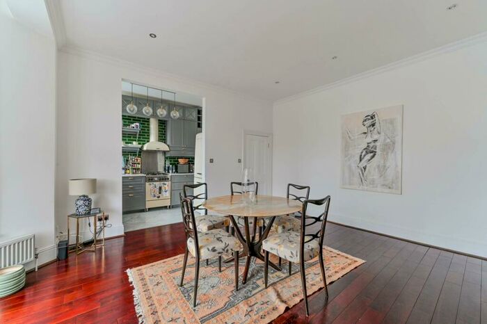 2 Bedroom Flat For Sale In Farquhar Road, Crystal Palace, London, SE19