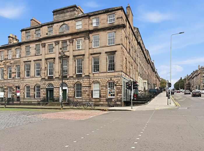 3 Bedroom Flat For Sale In / Great King Street, Edinburgh, EH3