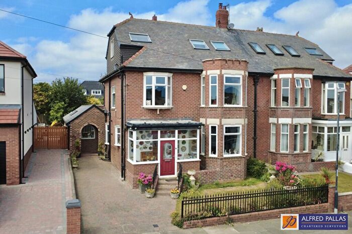5 Bedroom Semi-Detached House For Sale In Westcliffe Road, Seaburn, SR6