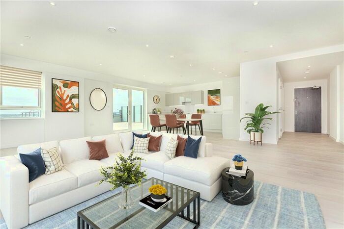 3 Bedroom Flat To Rent In Heartwell Avenue, London, E16