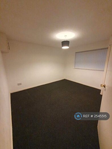 3 Bedroom Flat To Rent In Halidon Court, Bootle, L20