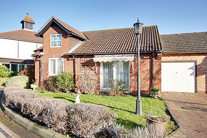 2 Bedroom Bungalow For Sale In High Wych Road, Sawbridgeworth, CM21