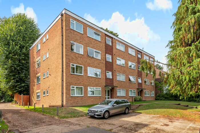 2 Bedroom Flat To Rent In Durham Road, Bromley South, BR2