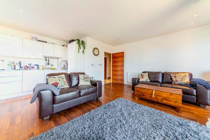 3 Bedroom Flat To Rent In Bellville House, John Donne Way, London, SE10