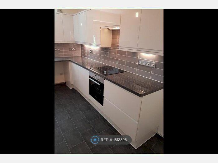 2 Bedroom Flat To Rent In Fox Road, Nottingham, NG2