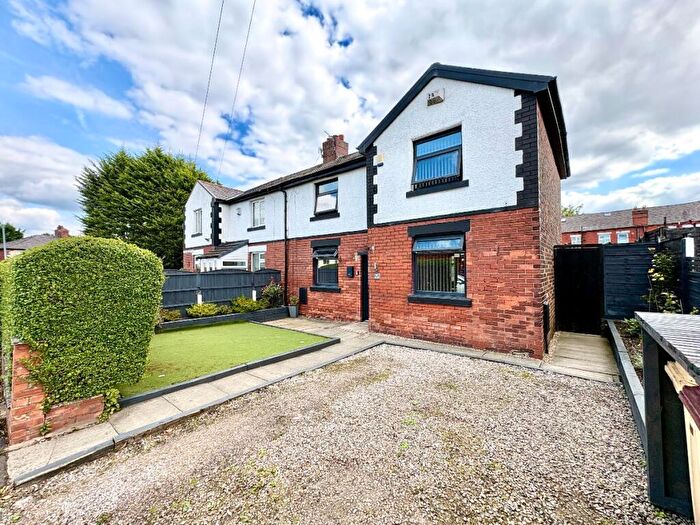 3 Bedroom Semi-Detached House For Sale In Central Avenue, Farnworth, Bolton, BL4