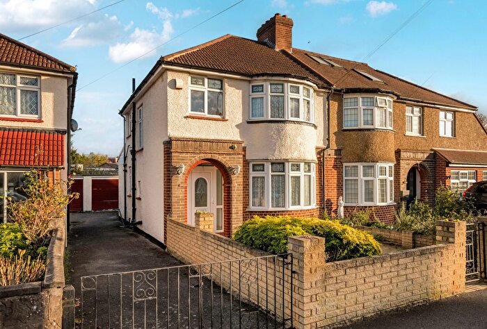3 Bedroom Semi Detached House For Sale In Kingston Avenue, Cheam, Sutton, SM3