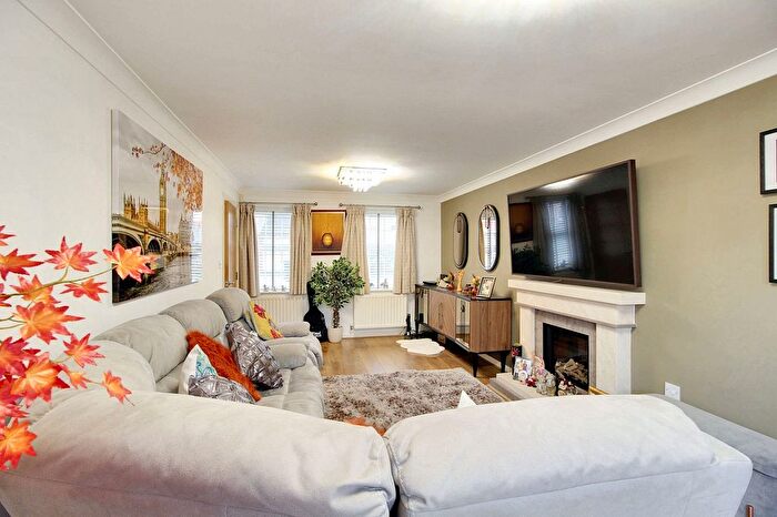 5 Bedroom Detached House To Rent In Spindlewood End, Ashford, TN23
