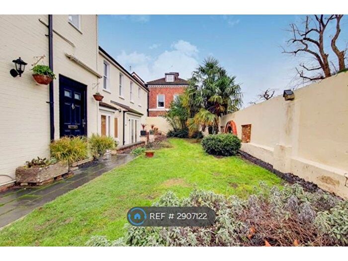 2 Bedroom Semi-detached House To Rent In Mortlake Road, Richmond, TW9