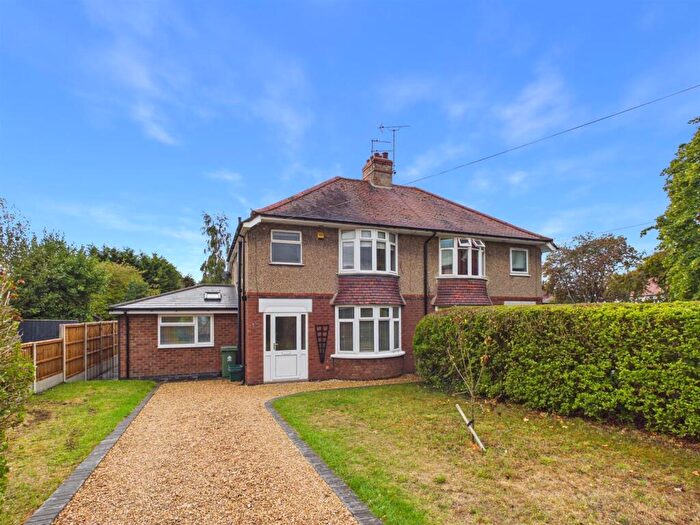 3 Bedroom Semi Detached House For Sale In Kendal Road, Longlevens, Gloucester, GL2