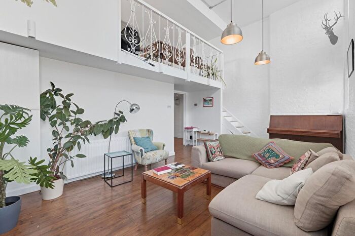 2 Bedroom Flat To Rent In Bow Brook House, Bethnal Green, E2