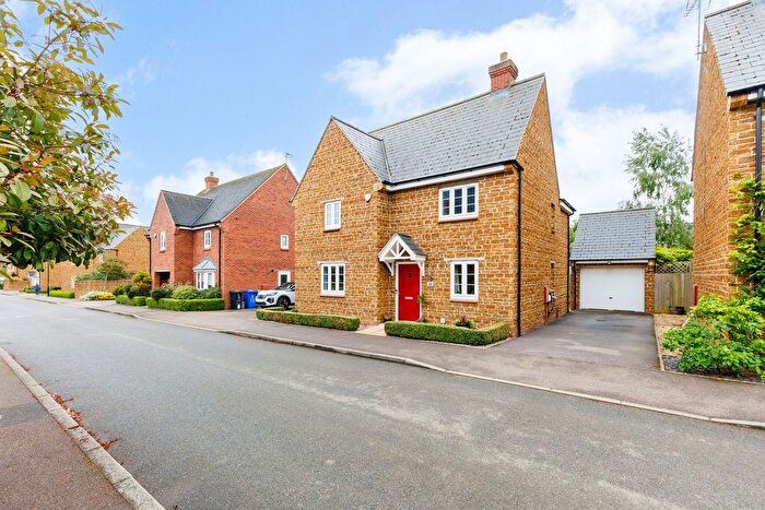 4 Bedroom Detached House For Sale In Centenary Road, Middleton Cheney, OX17