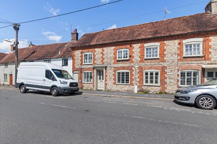 2 Bedroom Terraced House For Sale In Sussex Road, Petersfield, GU31