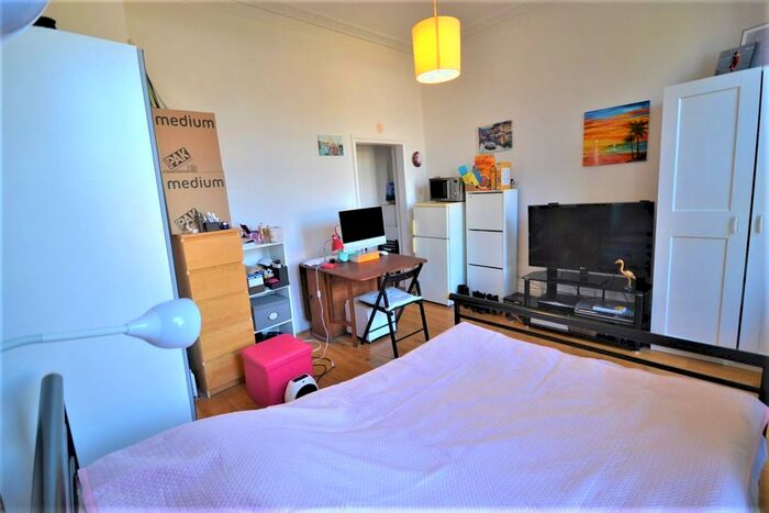 Studio To Rent In Compayne Gardens, London, NW6