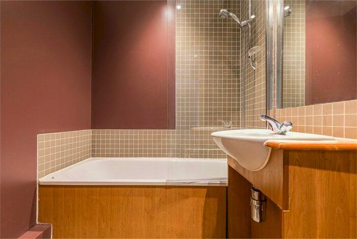 2 Bedroom Flat To Rent In City Road, Old Street, London, EC1V