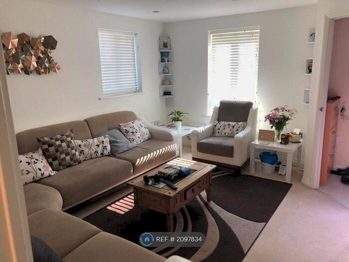 3 Bedroom End Of Terrace House To Rent In Ascot Way, Bicester, OX26