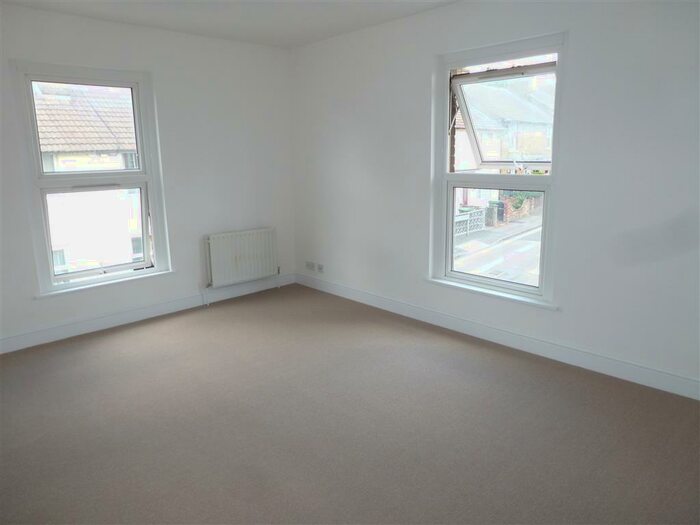 1 Bedroom Flat To Rent In Scott Street, Maidstone, ME14