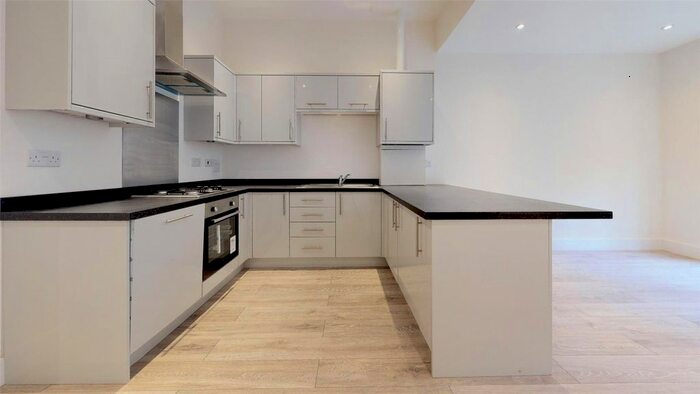 1 Bedroom Flat To Rent In Avondale Road, South Croydon, Surrey, CR2