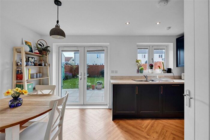 3 Bedroom Semi-Detached House For Sale In Tulip Road, Lyde Green, Bristol, Gloucestershire, BS16