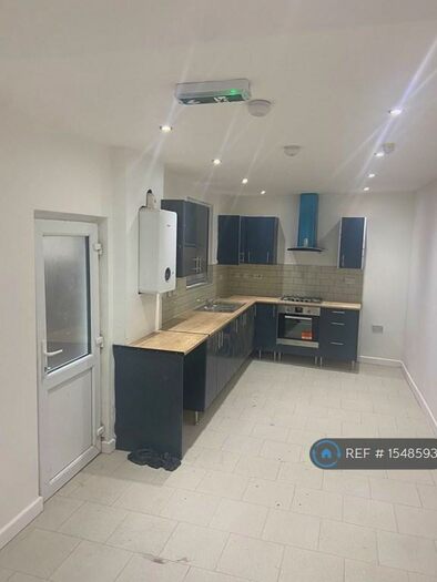 5 Bedroom Terraced House To Rent In Banff Road, Manchester, M14