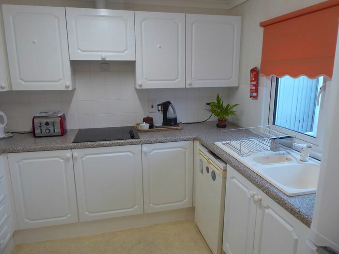 2 Bedroom Mobile/park Home For Sale In Mill Farm Park, Pagham, Bognor Regis, West Sussex, PO21