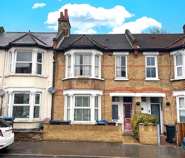 3 Bedroom Maisonette For Sale In Harrington Road, South Norwood, SE25