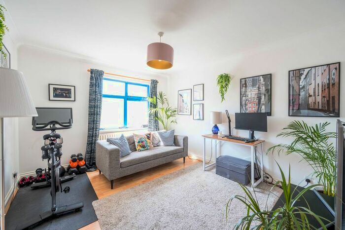 1 Bedroom Flat To Rent In Old Montague Street, Tower Hamlets, London, E1
