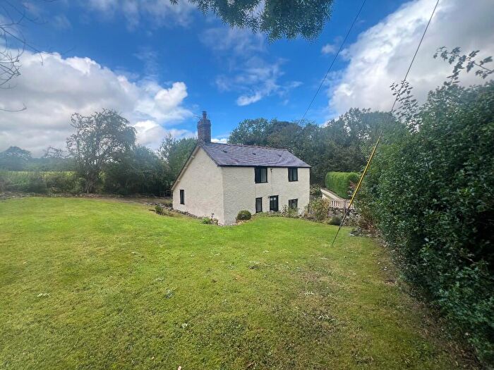 2 Bedroom Detached House To Rent In , CH8